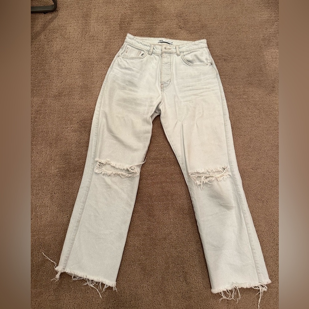zara light wash jean, size usa 6